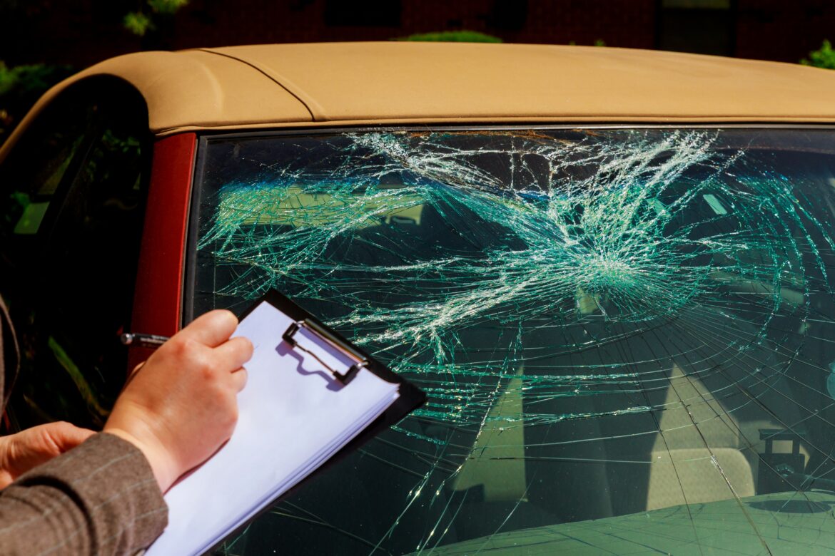 insurance agent filing windshield insurance claim